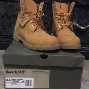 8.5 Timberland boots